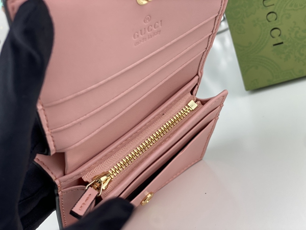 グッチ財布コピー着用イメージ